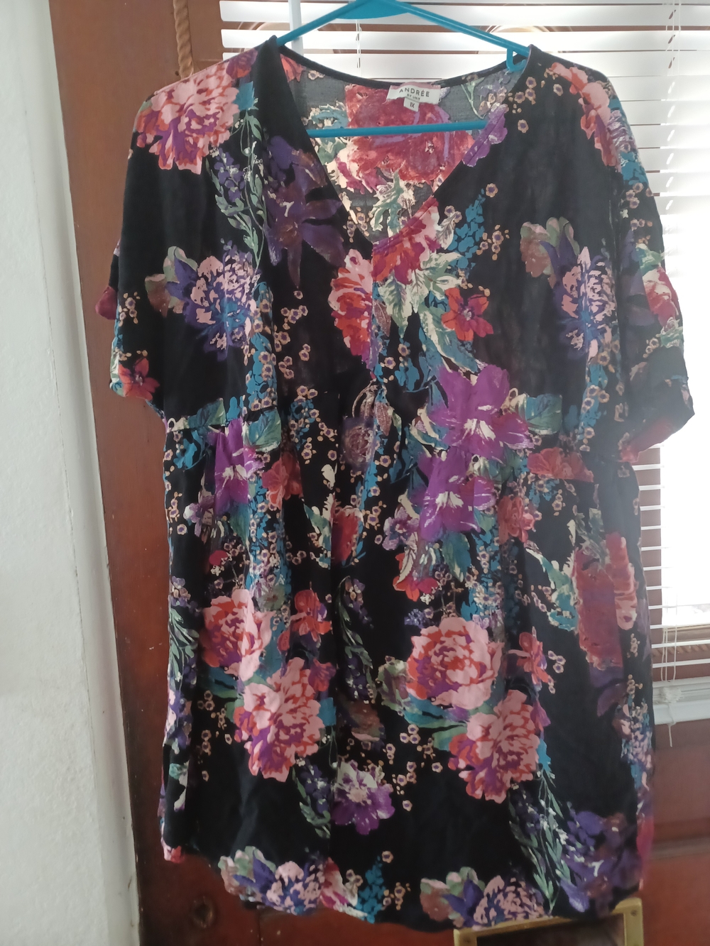 ANDREE BY UNIT Black Floral V-Neck Tunic with Multicolor Blooms
